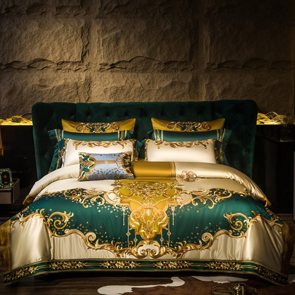 Luxury Villa European-style Four-piece Bedding Set High-end Elegant Satin Embroided Bed Sheet Bedspread Four 60-piece Set - Image 4