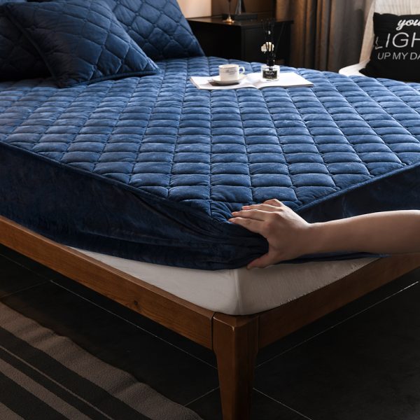 Crystal fleece padded bed cover - Image 5