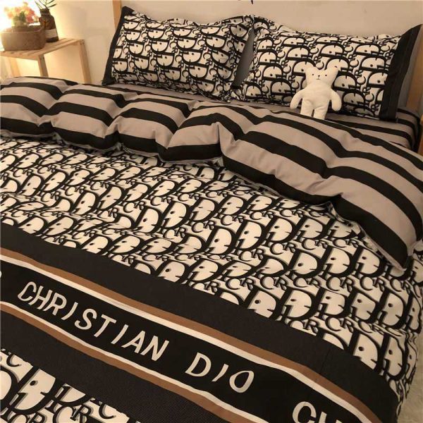 Simple Checkered Sheets, Duvet Cover And Bedding Set Of Four - Image 6