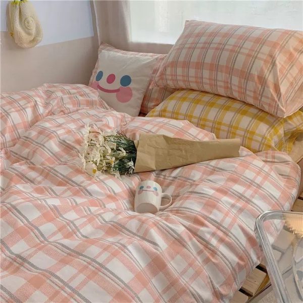 Simple Checkered Sheets, Duvet Cover And Bedding Set Of Four - Image 7