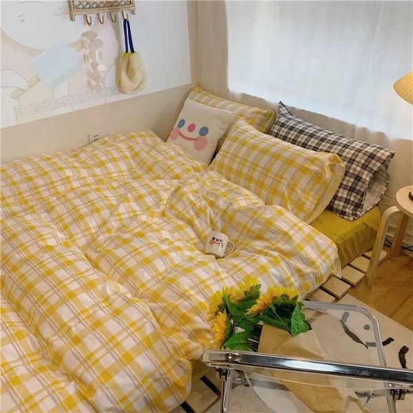 Simple Checkered Sheets, Duvet Cover And Bedding Set Of Four - Image 9