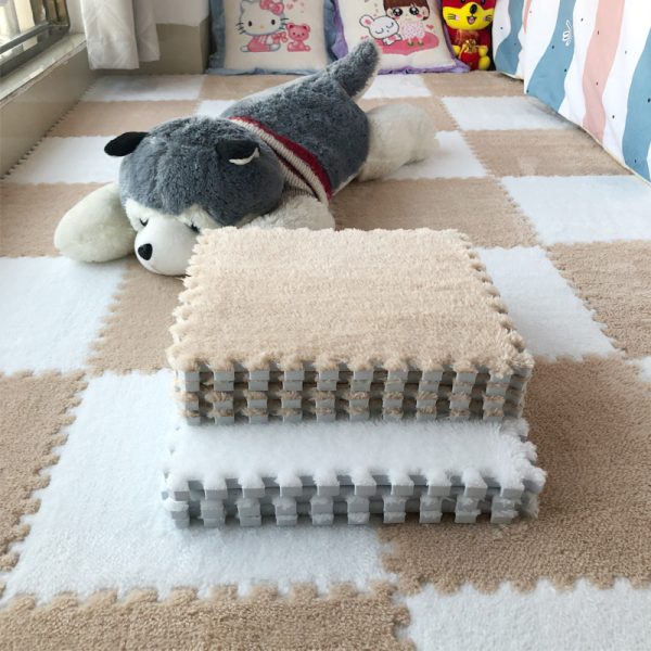 Large Area Room Cube Floor Mats Beside The Bed - Image 17