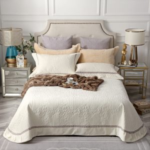 Three-piece Quilt Bed Cover