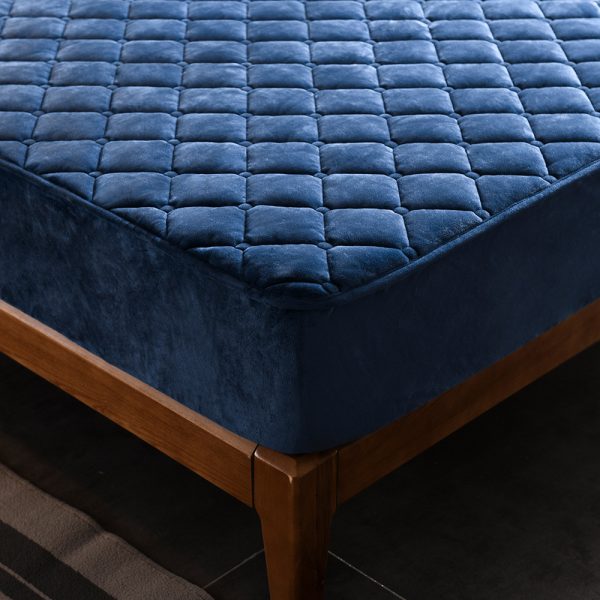 Crystal fleece padded bed cover - Image 4