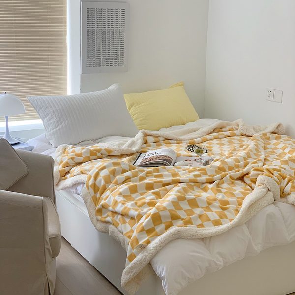 Nordic Style Checkerboard Autumn And Winter Thickened Milk Fleece Blanket - Image 2