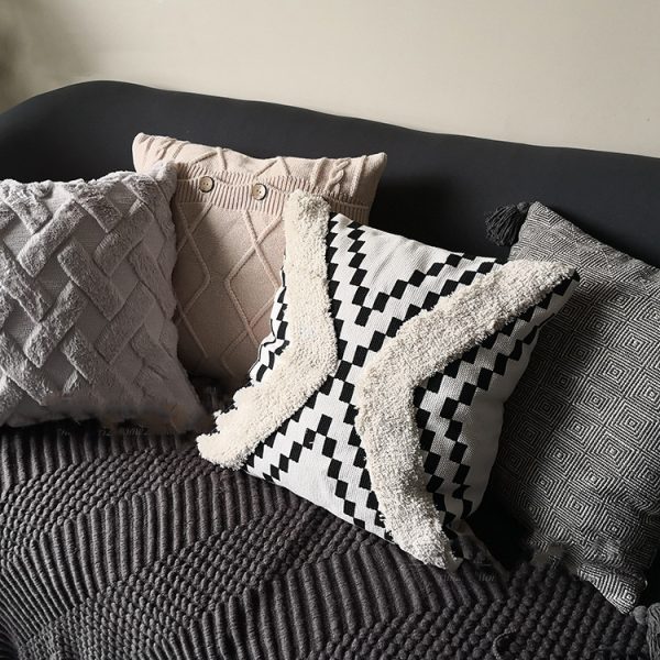 Japanese Original Wood Style Mid-vintage Tassel Cushion Cover Bedside Knitted Cushion