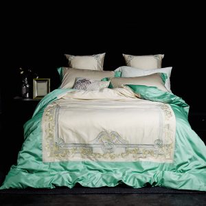 Simple solid color bedding with stitching embroidery