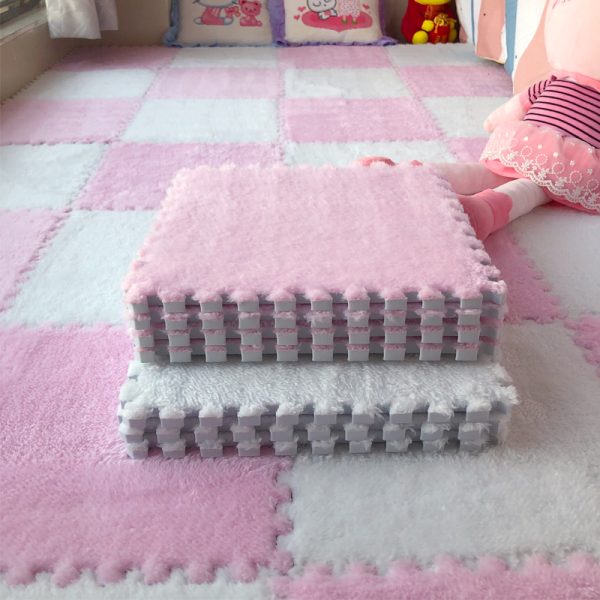 Large Area Room Cube Floor Mats Beside The Bed - Image 14